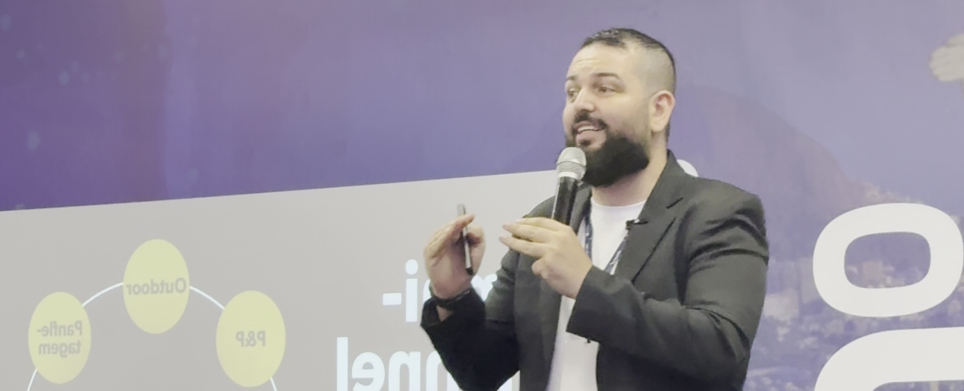 Especialista A/SALA apresentando na EXPO ISP